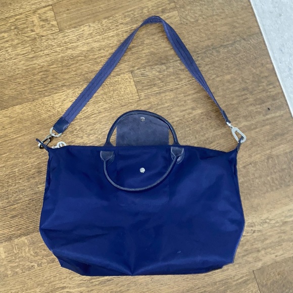 Longchamp Handbags - Navy Longchamp tote